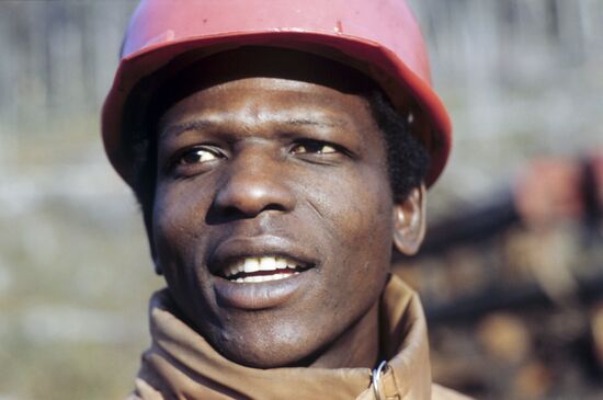 Кубинские рабочие на Дальнем Востоке