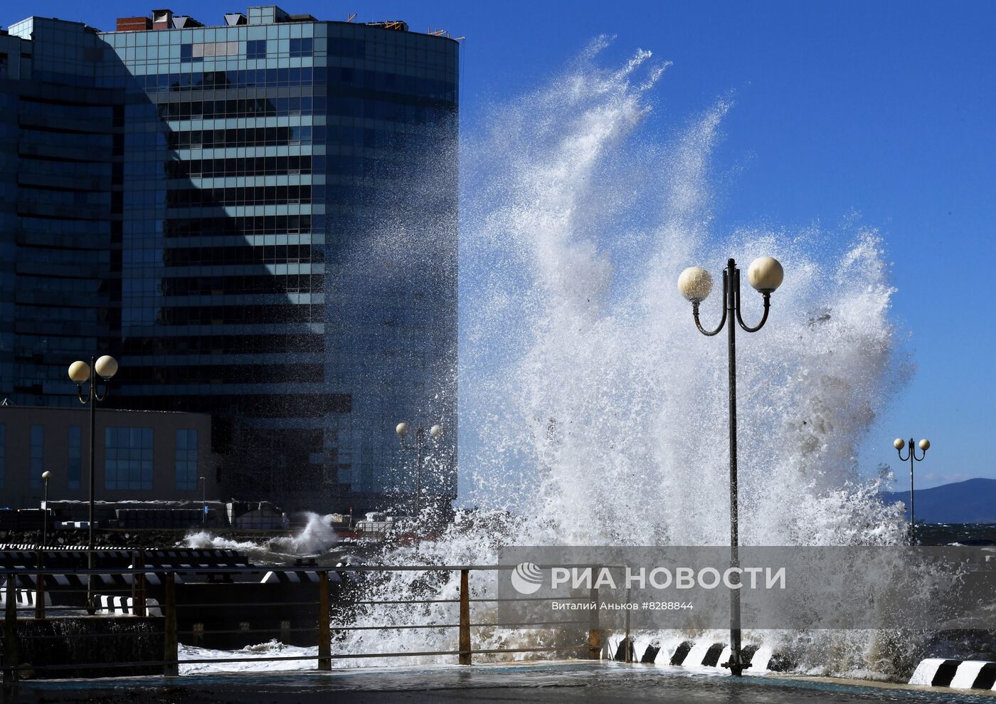 Штормовая погода во Владивостоке