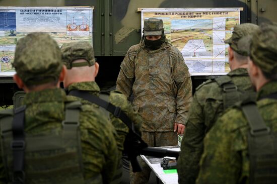 Военная подготовка мобилизованных перед отправкой в войска