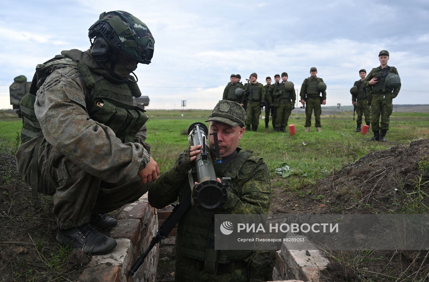 Военная подготовка мобилизованных перед отправкой в войска