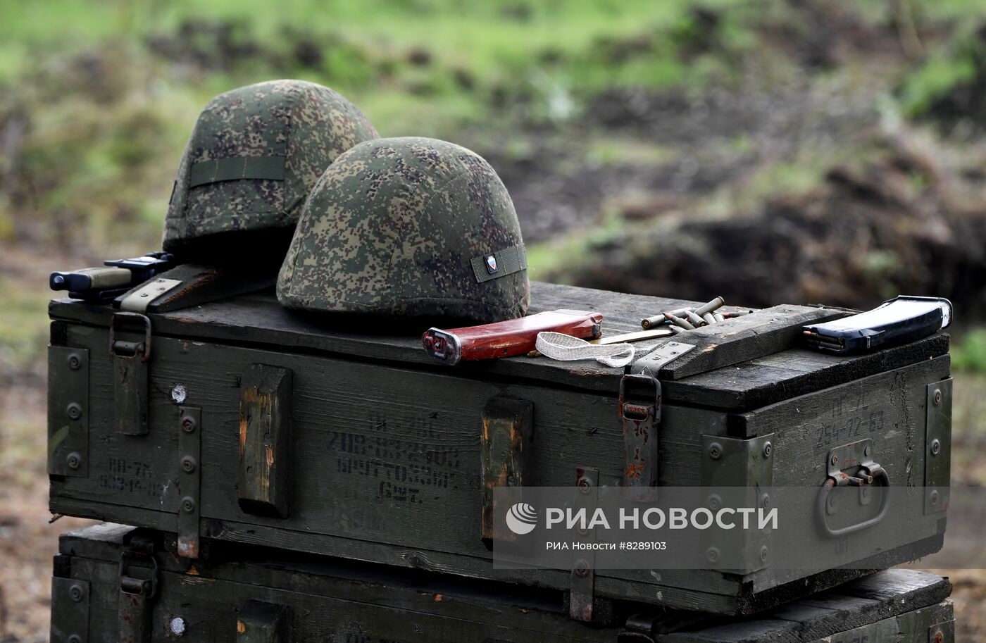 Подготовка призванных в рамках частичной мобилизации в РФ на полигоне в ДНР