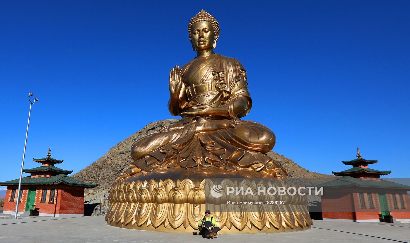 Самая высокая статуя Будды в России