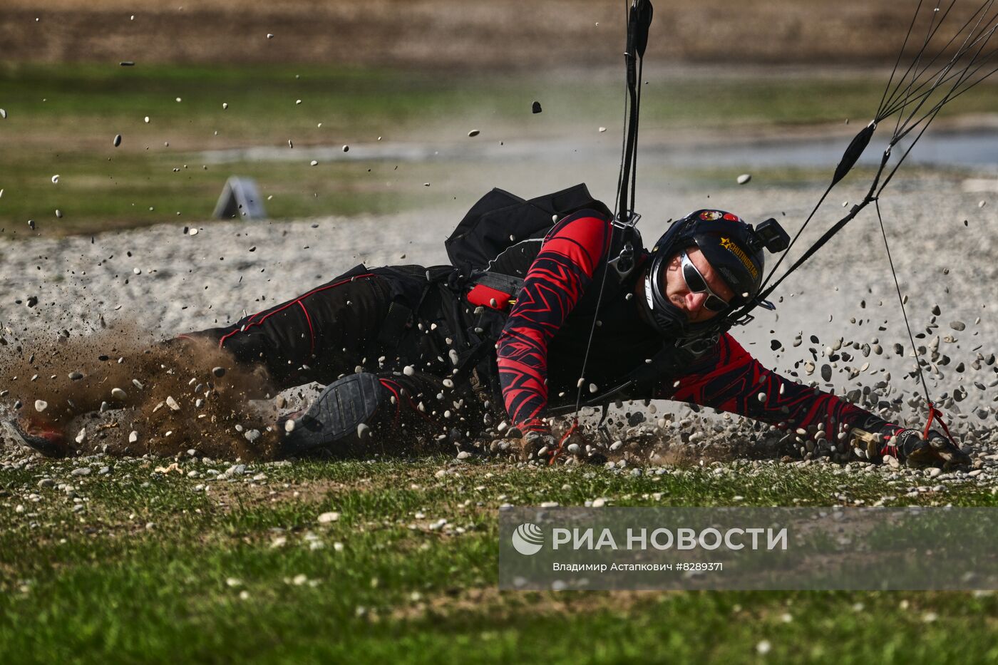 Соревнования по парашютному спорту в Гудермесе