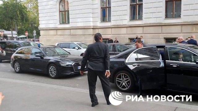 Вице-премьер Новак прибыл в секретариат ОПЕК в Вене