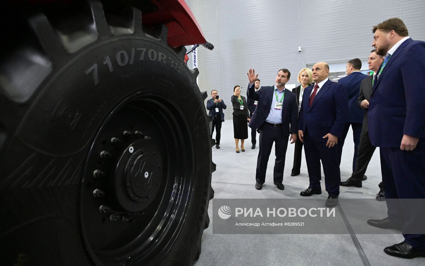 Премьер-министр РФ Михаил Мишустин посетил российскую агропромышленную выставку "Золотая осень – 2022"
