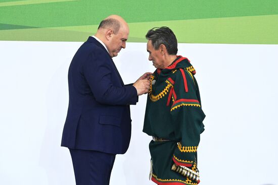 Премьер-министр РФ Михаил Мишустин посетил российскую агропромышленную выставку "Золотая осень – 2022"