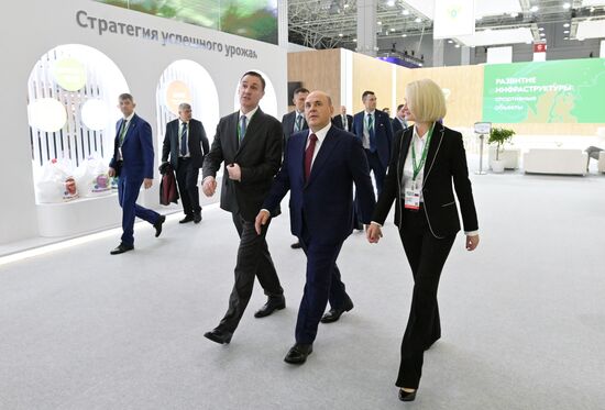 Премьер-министр РФ Михаил Мишустин посетил российскую агропромышленную выставку "Золотая осень – 2022"