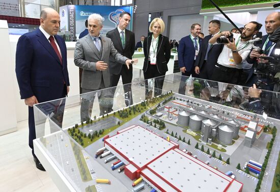 Премьер-министр РФ Михаил Мишустин посетил российскую агропромышленную выставку "Золотая осень – 2022"