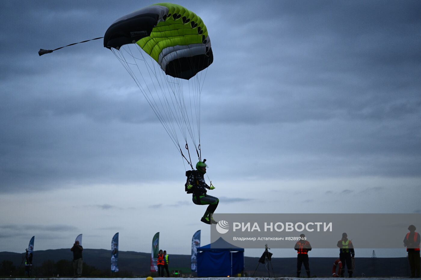 Соревнования по парашютному спорту в Гудермесе