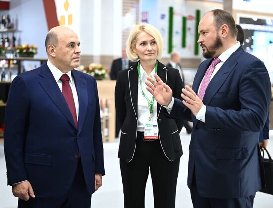 Премьер-министр РФ Михаил Мишустин посетил российскую агропромышленную выставку "Золотая осень – 2022"