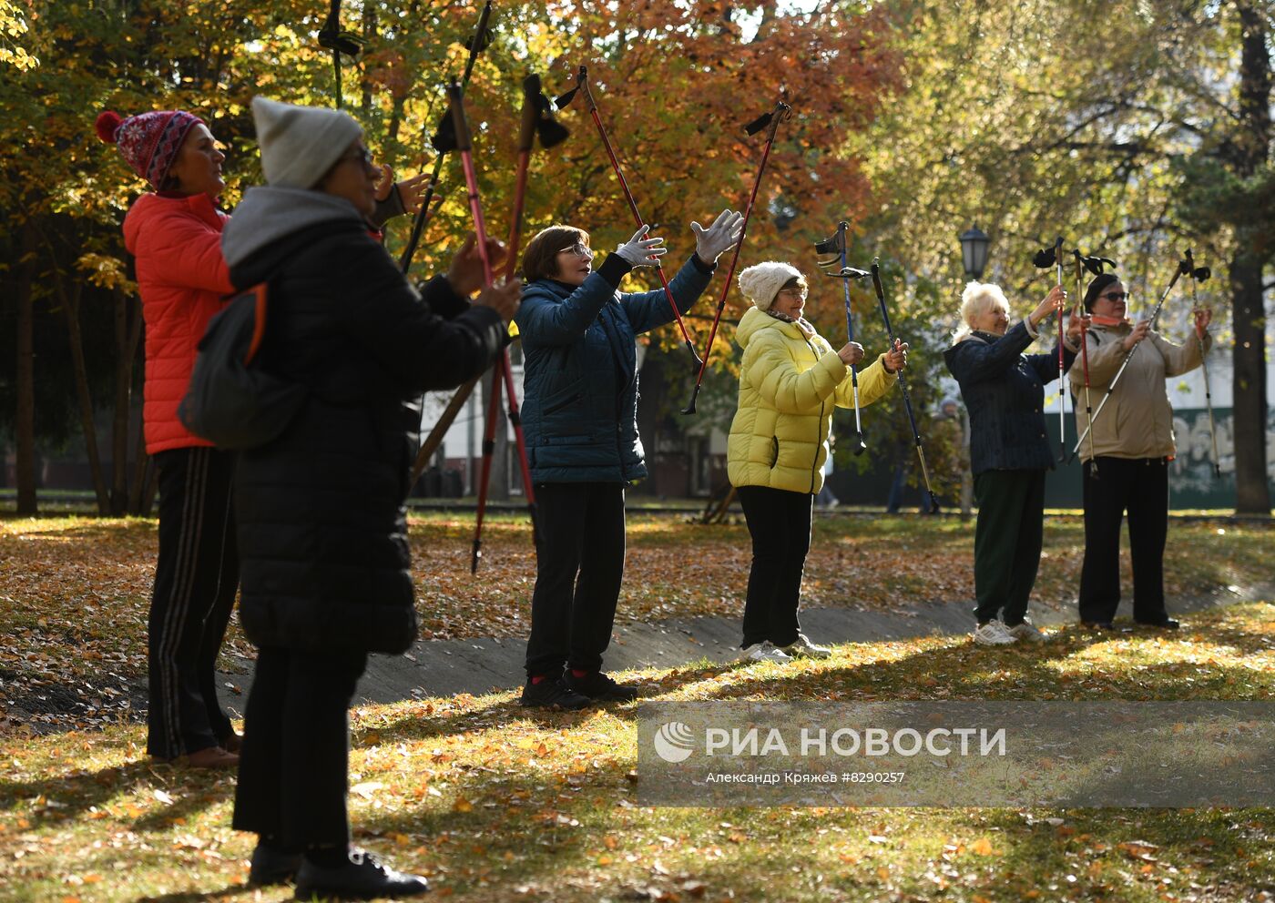 Занятия по скандинавской ходьбе в Новосибирске