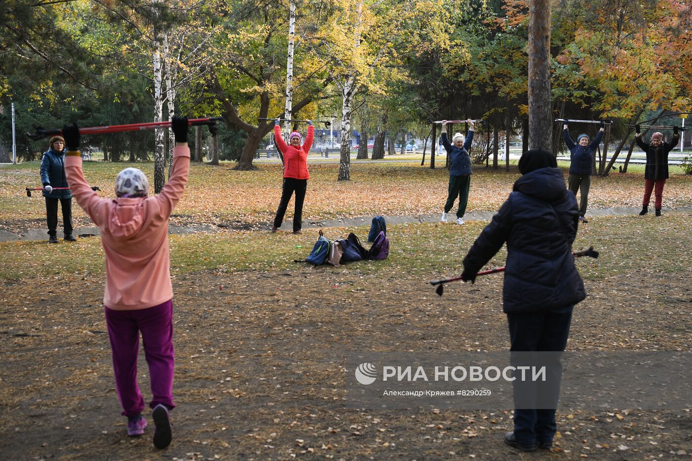 Занятия по скандинавской ходьбе в Новосибирске