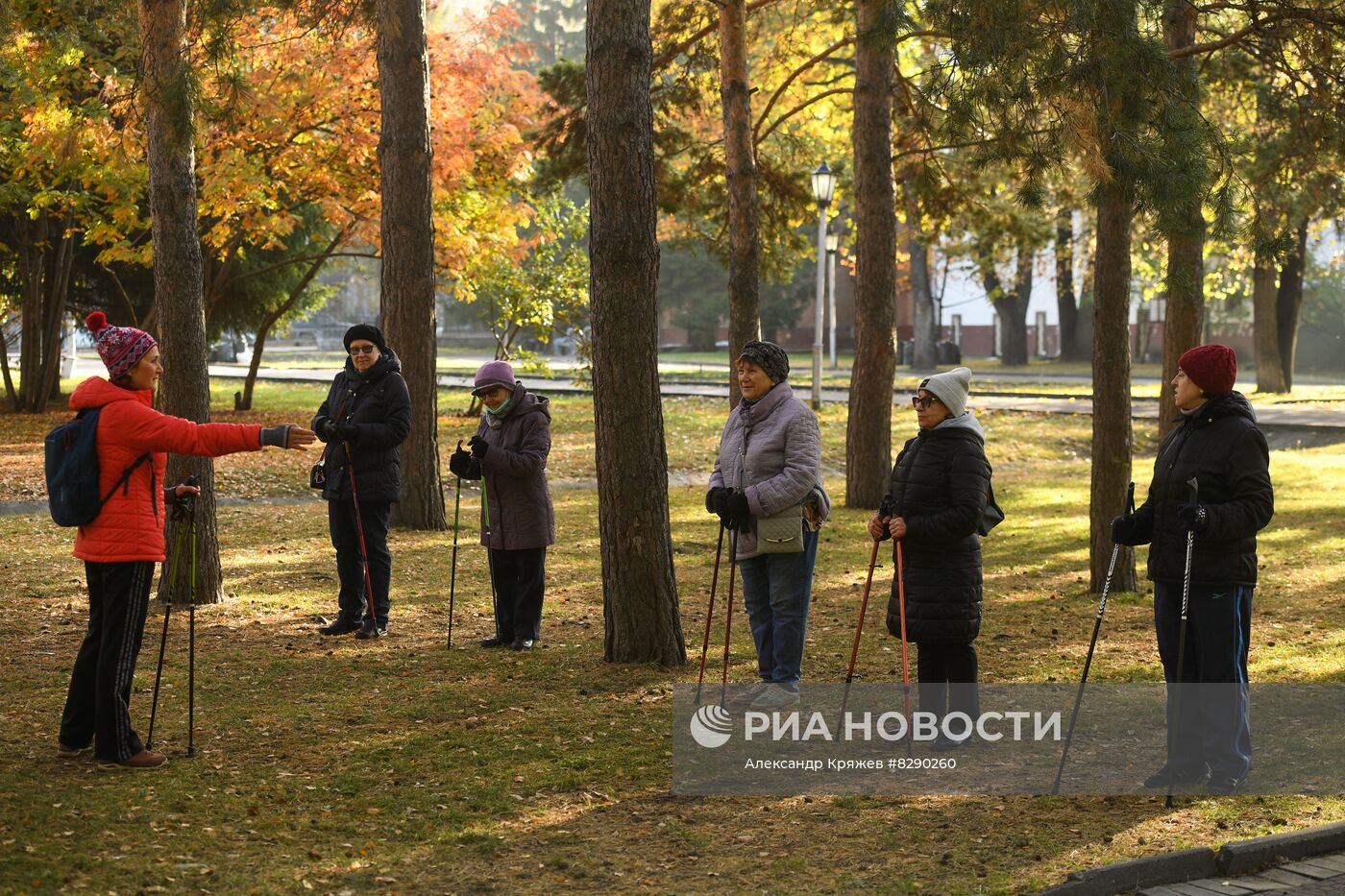 Занятия по скандинавской ходьбе в Новосибирске