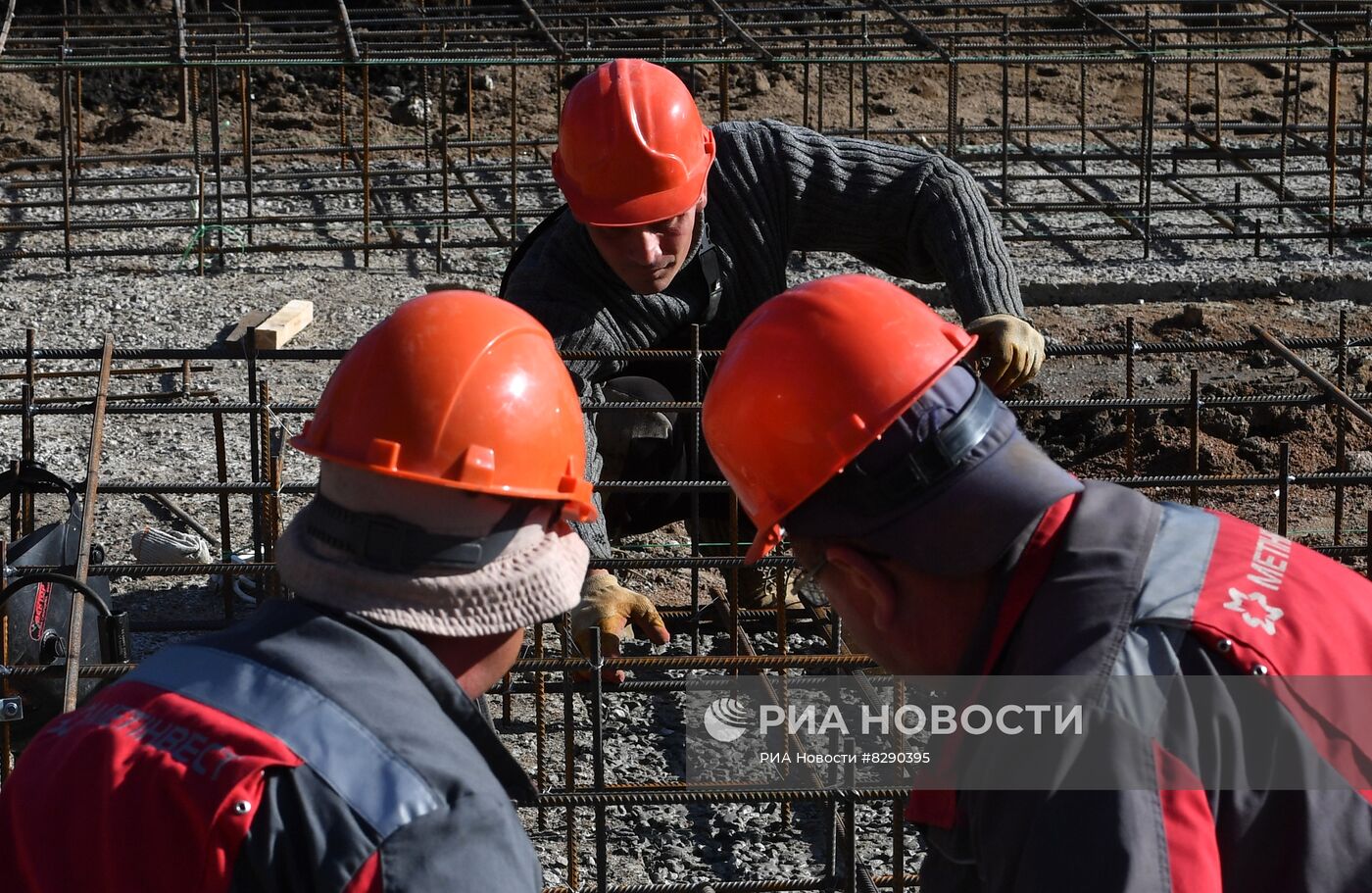 Строительство объектов здравоохранения и жилья в Волновахе