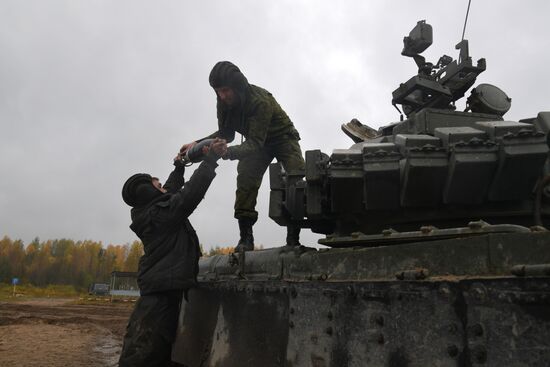 Военная подготовка мобилизованных перед отправкой в войска РФ