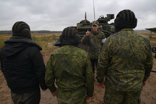 Военная подготовка мобилизованных перед отправкой в войска РФ