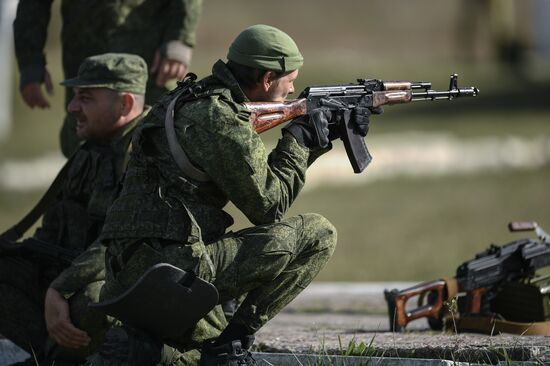 Военная подготовка мобилизованных перед отправкой в войска РФ