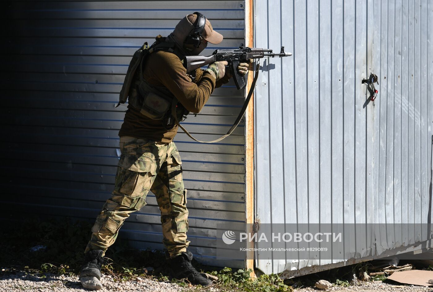 Военная подготовка мобилизованных перед отправкой в войска РФ