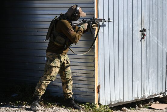 Военная подготовка мобилизованных перед отправкой в войска РФ