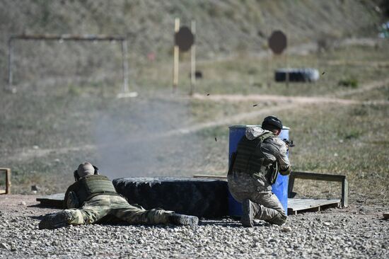 Военная подготовка мобилизованных перед отправкой в войска РФ