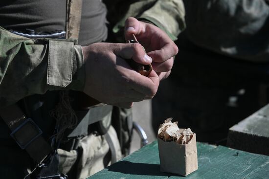 Военная подготовка мобилизованных перед отправкой в войска РФ