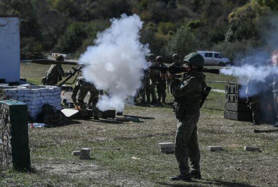 Военная подготовка мобилизованных перед отправкой в войска РФ