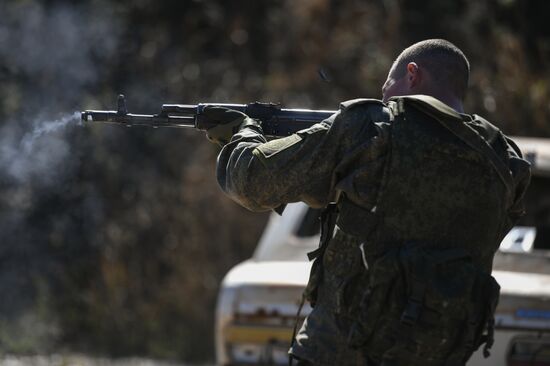 Военная подготовка мобилизованных перед отправкой в войска РФ