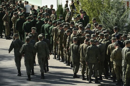 Военная подготовка мобилизованных перед отправкой в войска РФ