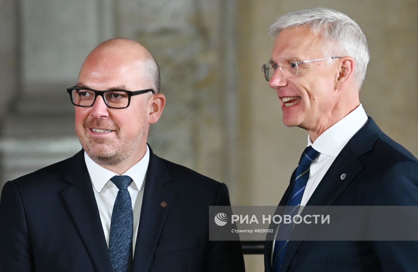 Первый саммит Европейского политического сообщества в Праге