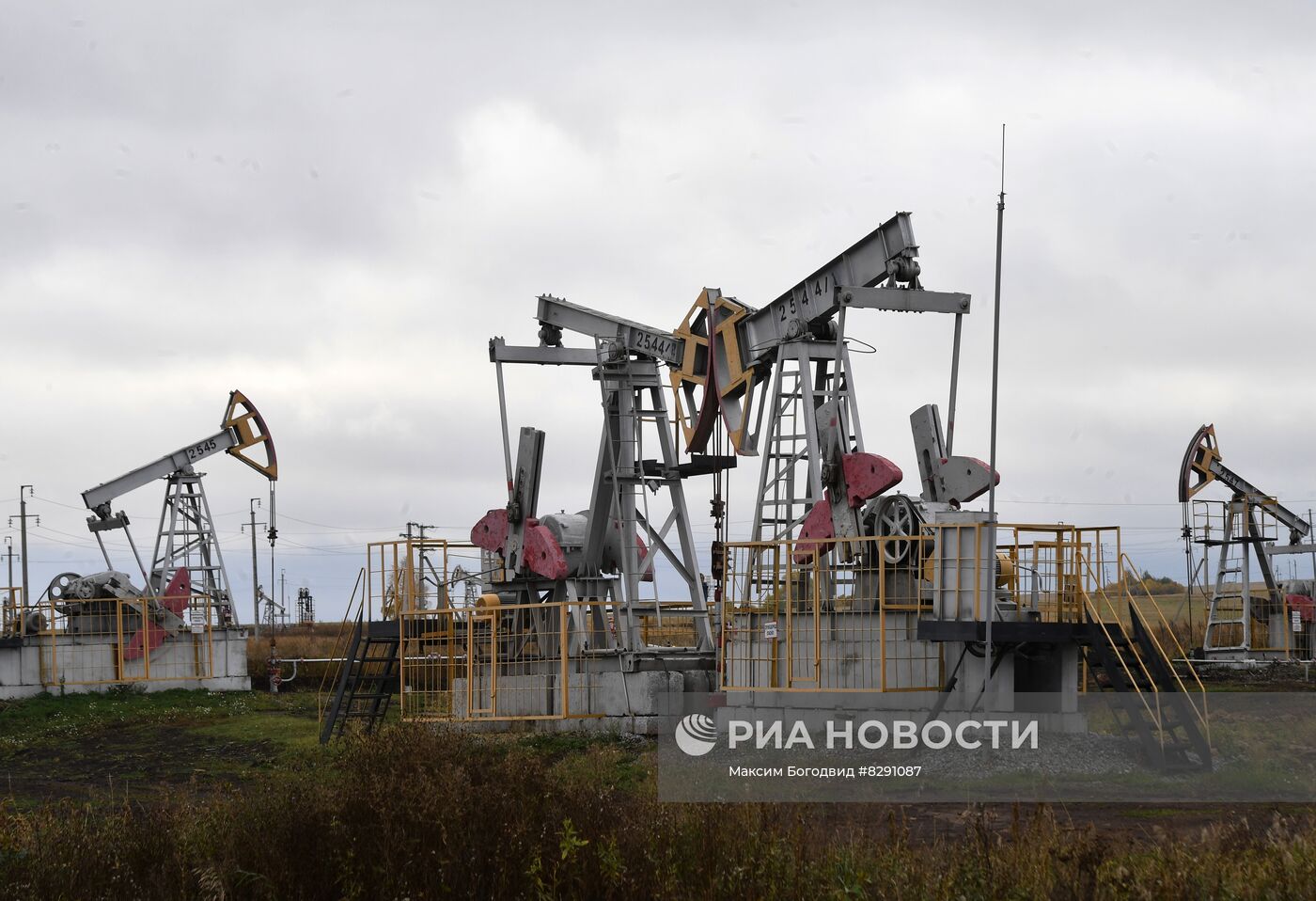 Нефтяные вышки в Татарстане