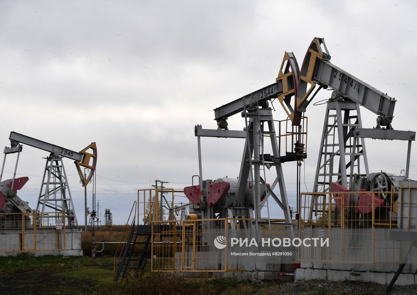 Нефтяные вышки в Татарстане