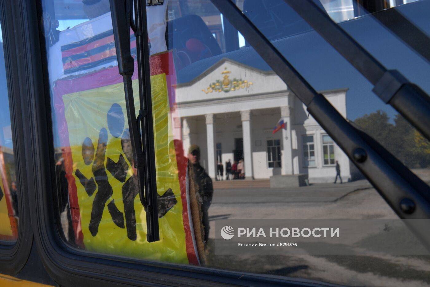 В Мелитополь доставили 42 школьных автобуса