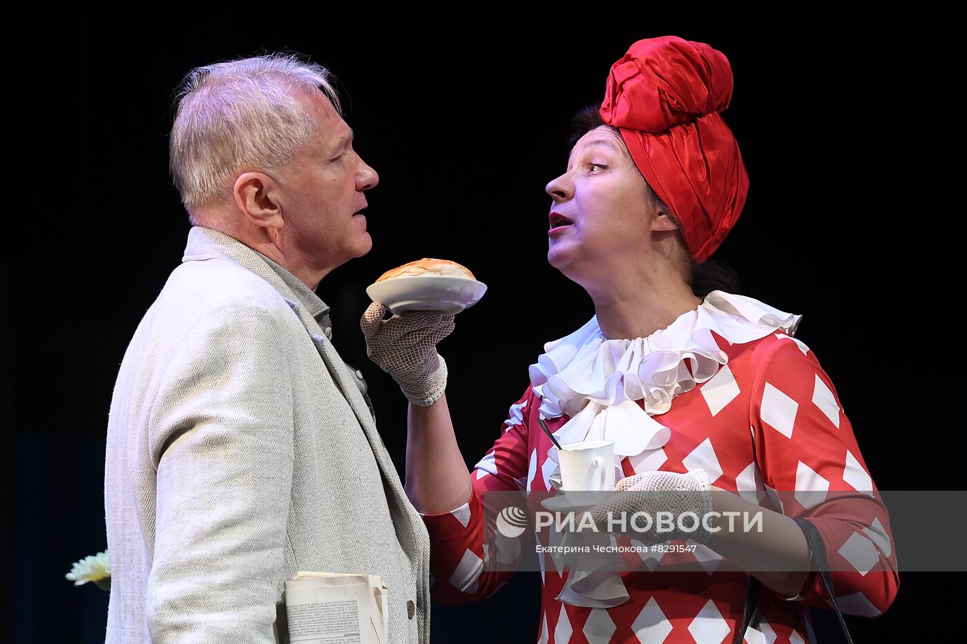 Спектакль "Старомодная комедия" в театре "Ленком Марка Захарова"