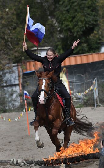 Фестиваль "Русская кавалерия" во Владивостоке