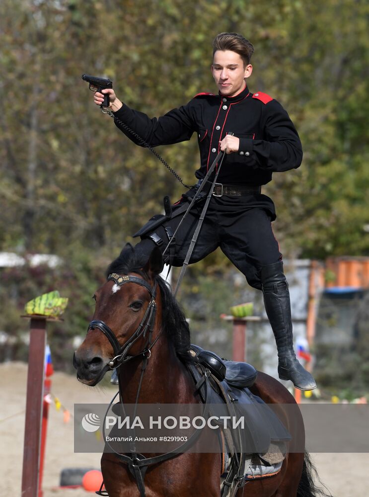 Фестиваль "Русская кавалерия" во Владивостоке
