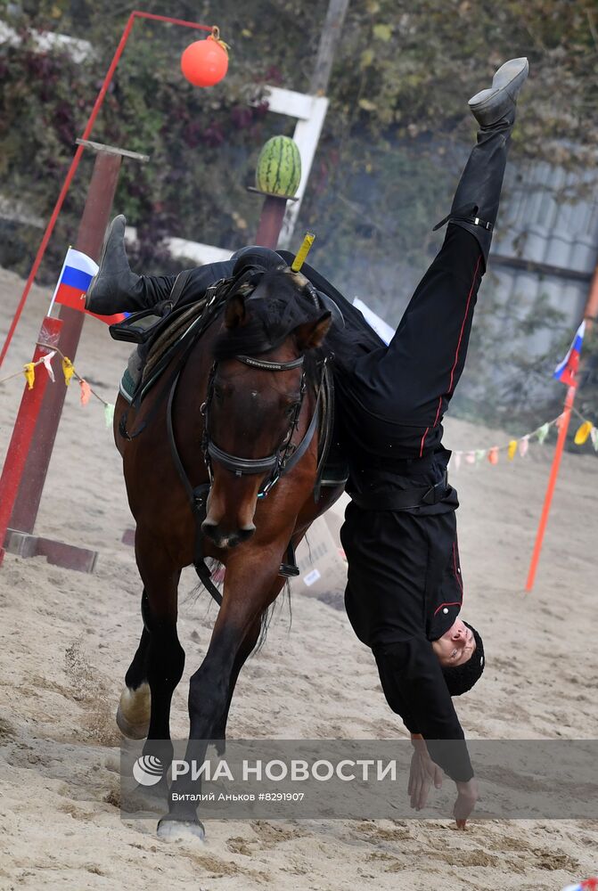 Фестиваль "Русская кавалерия" во Владивостоке
