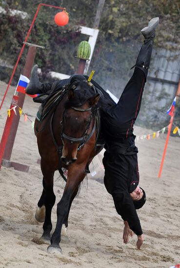 Фестиваль "Русская кавалерия" во Владивостоке