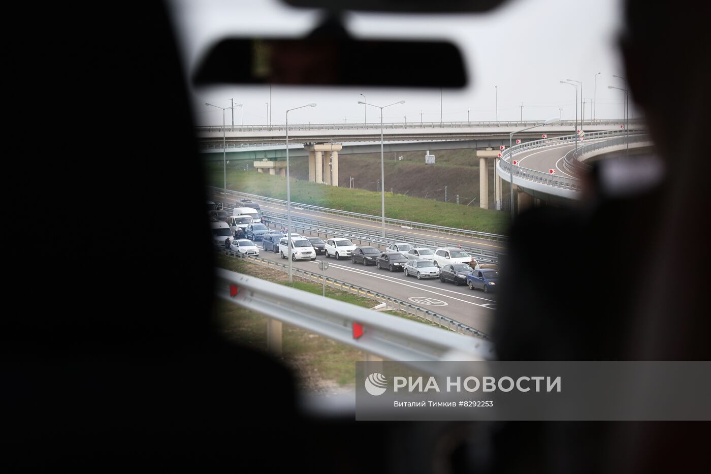 По Крымскому мосту возобновлено движение