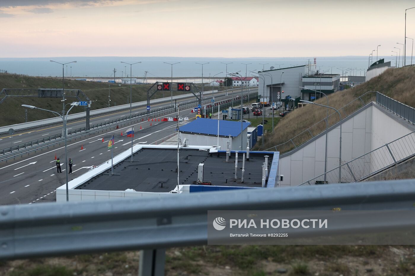 По Крымскому мосту возобновлено движение