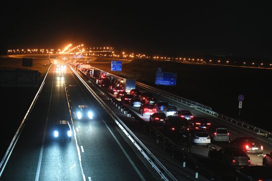 По Крымскому мосту возобновлено движение