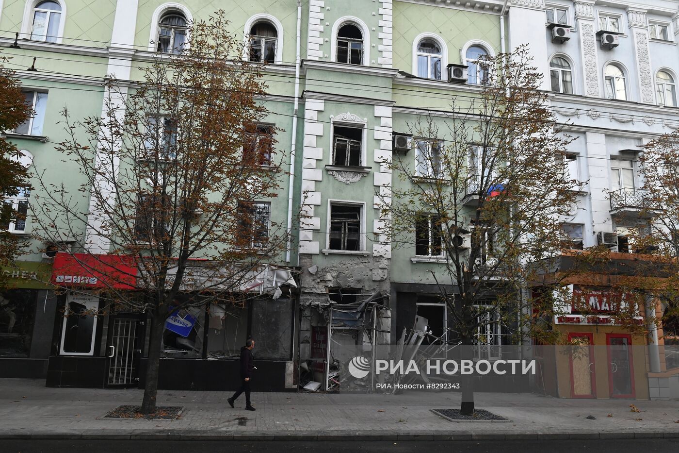 Последствия обстрела центра Донецка