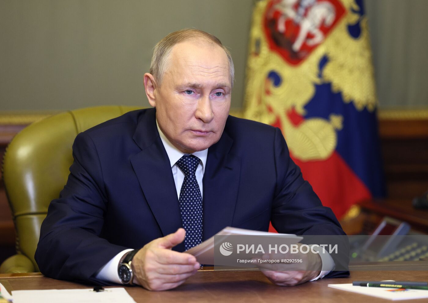 Президент РФ В. Путин провел встречу с избранными главами субъектов РФ