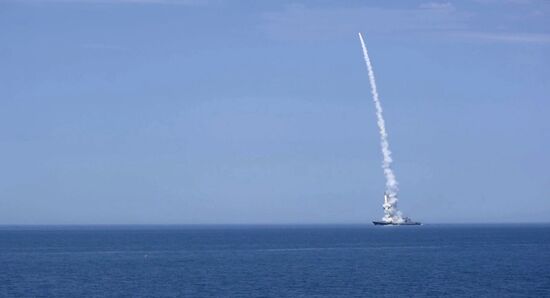 Пуски ракет по украинским объектам военного управления , связи и энергетики