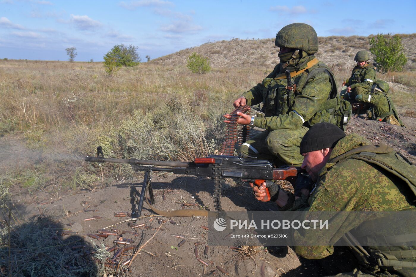 Военная подготовка ВДВ на полигоне в Запорожской области