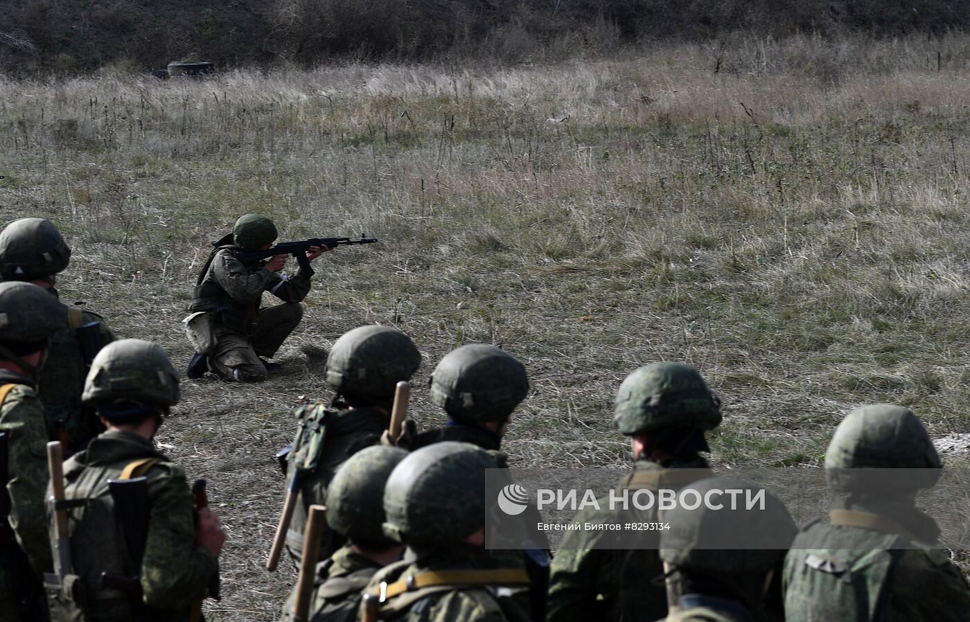 Военная подготовка ВДВ на полигоне в Запорожской области