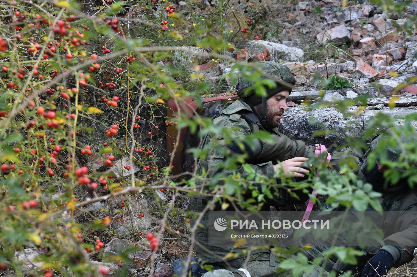 Военная подготовка ВДВ на полигоне в Запорожской области