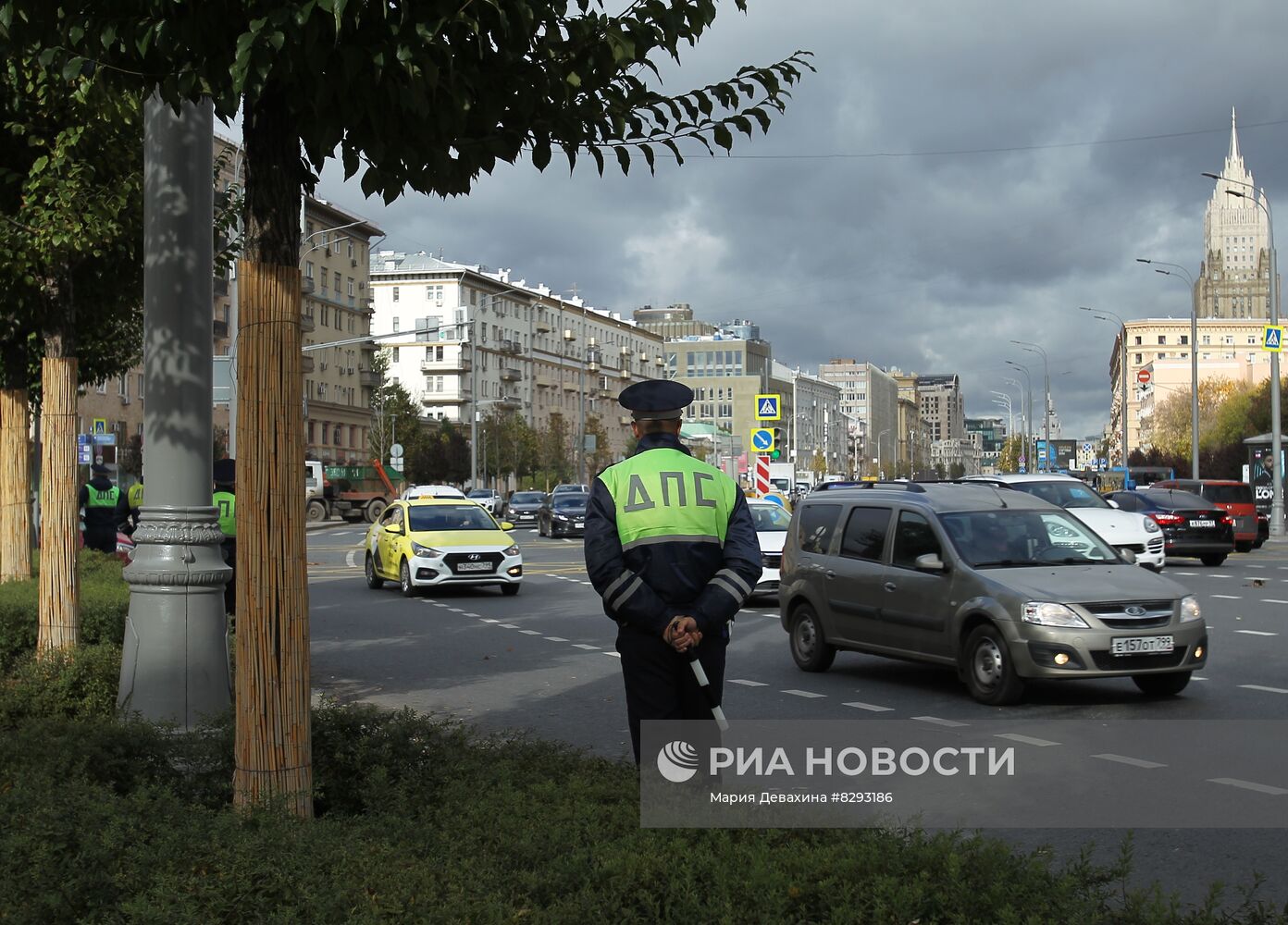 Работа сотрудников ДПС ГИБДД в городе по проверке документов и ТС | РИА  Новости Медиабанк