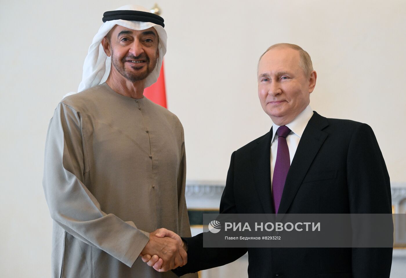 Встреча президента РФ В. Путина с президентом ОАЭ М. бен Заидом Аль Нахайяном