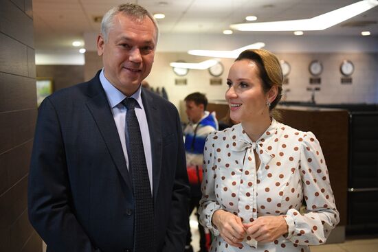 Встреча детей-сирот из ЛНР в аэропорту Новосибирска