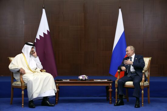 Президент РФ В. Путин встретился с эмиром Катара шейхом Т. бен Х. Аль Тани